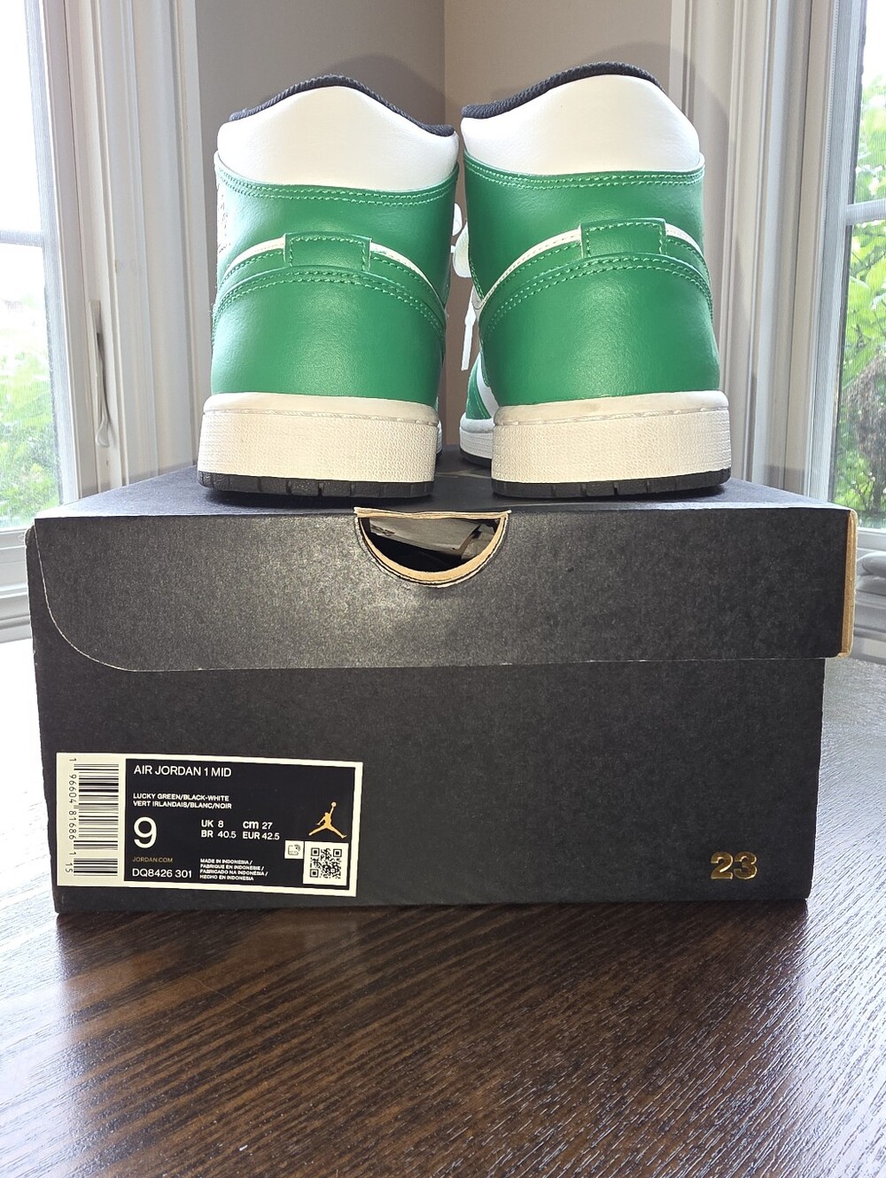 Nike Air Jordan 1 Mid 'Lucky Green' Spring 2023 - Picture 10 of 10